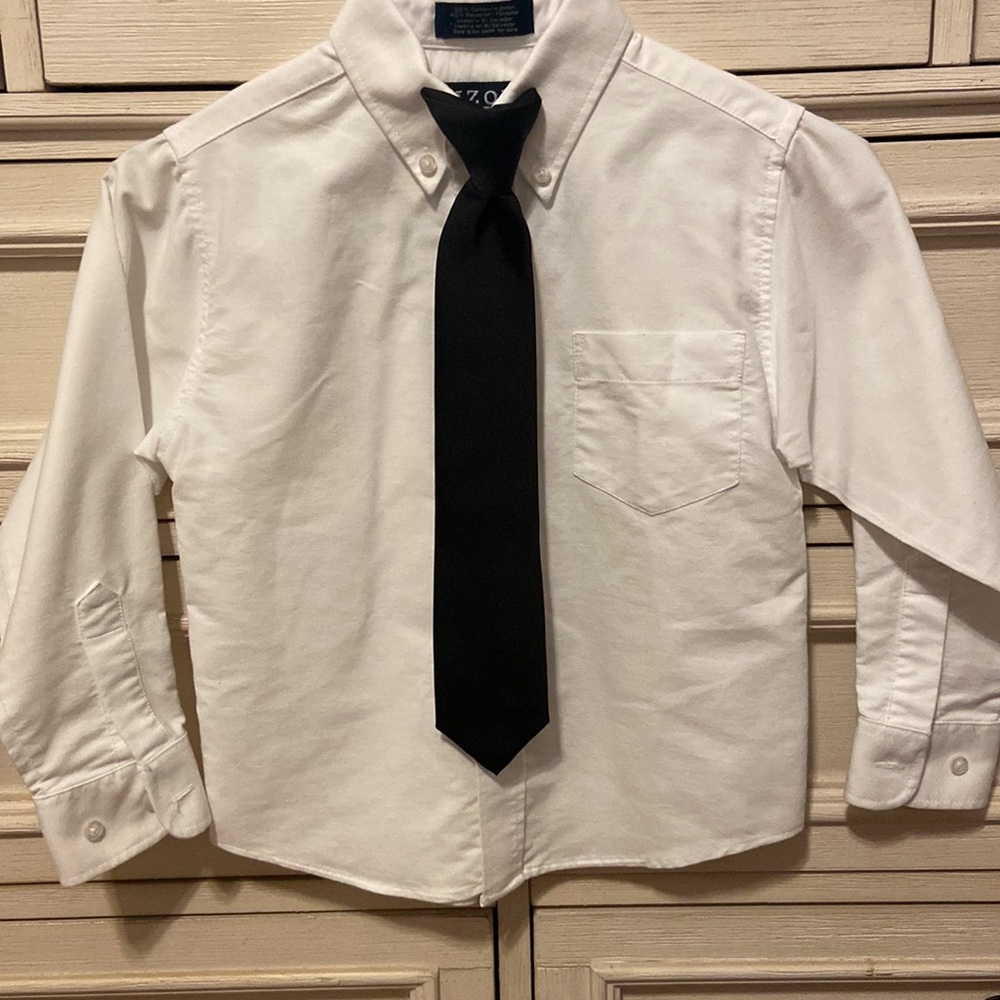 IZOD boys button up with tie (Chaps)